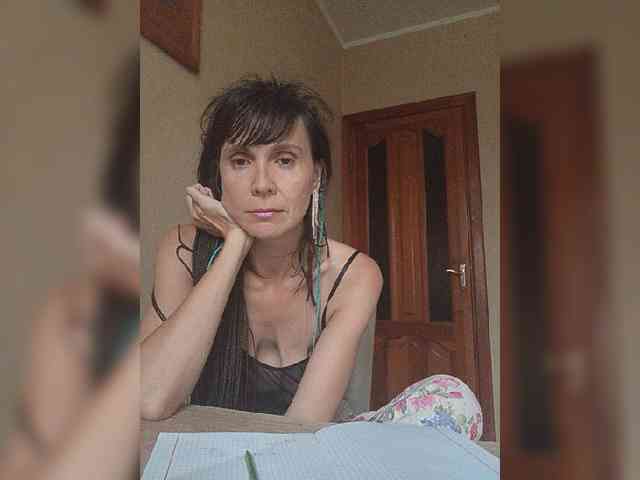 Hellenalonenochka webcam
