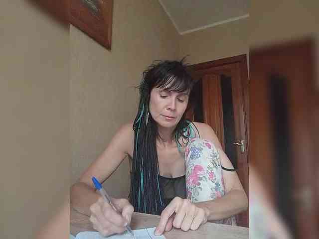 Hellenalonenochka webcam