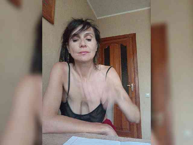 Hellenalonenochka webcam