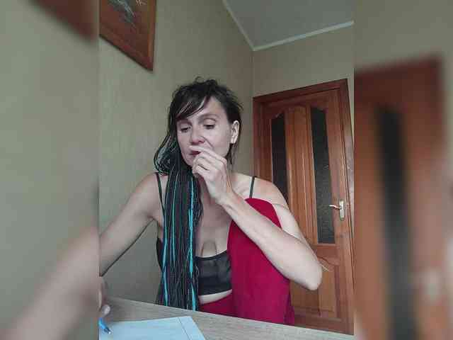 Hellenalonenochka webcam