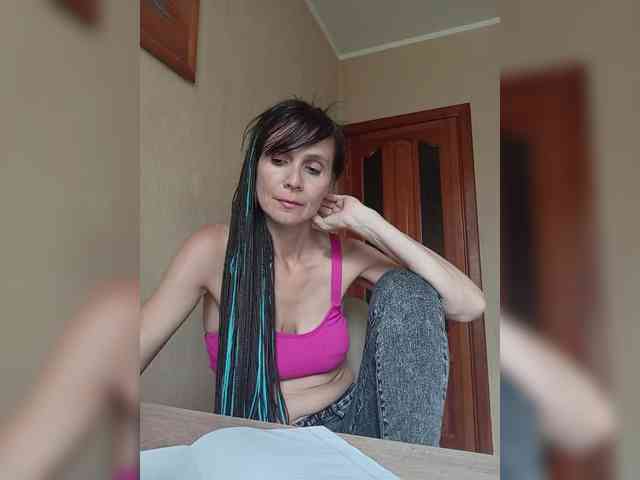 Hellenalonenochka webcam