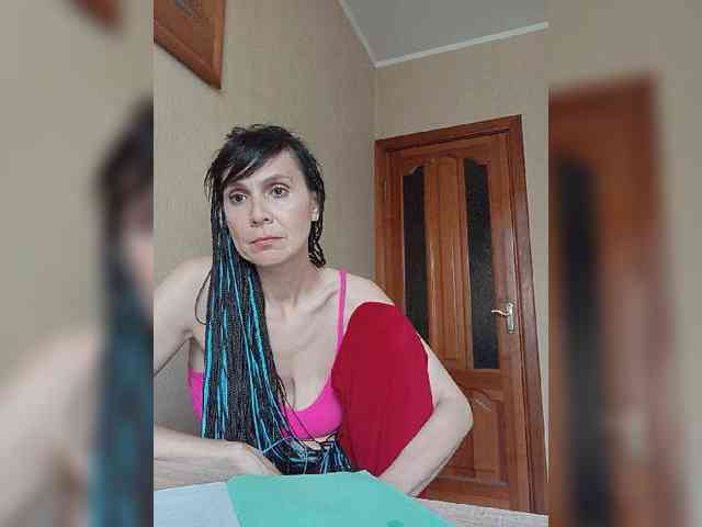 Hellenalonenochka webcam