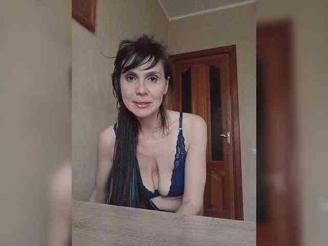 Hellenalonenochka webcam