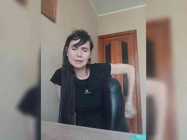 Hellenalonenochka webcam