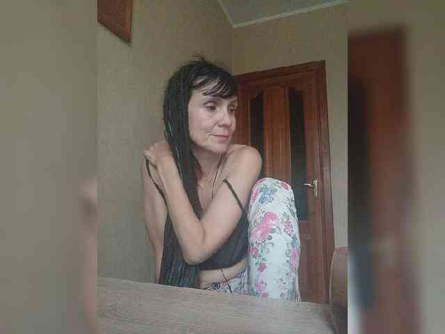 Hellenalonenochka webcam