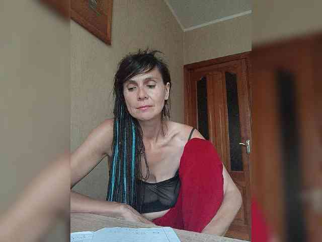 Hellenalonenochka webcam