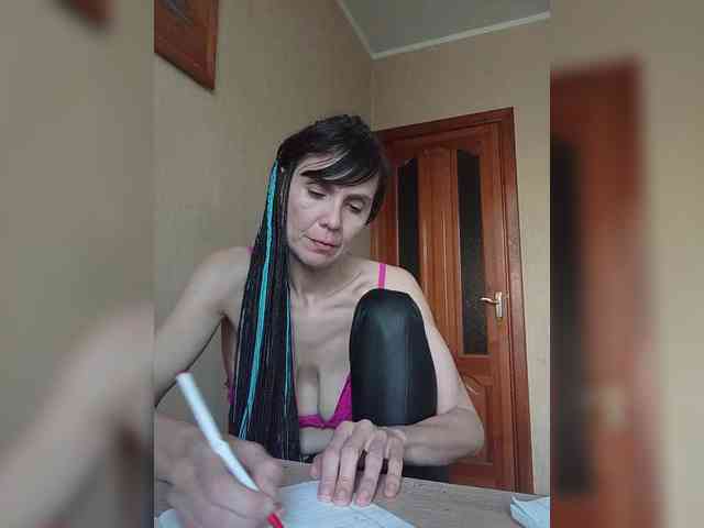 Hellenalonenochka webcam