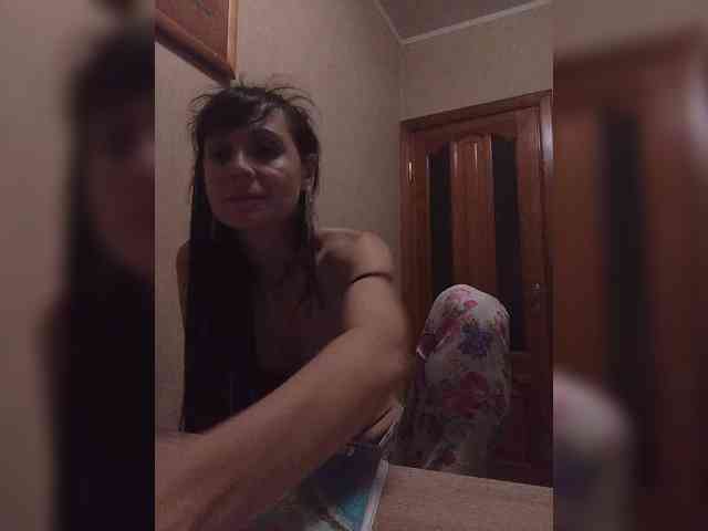 Hellenalonenochka webcam