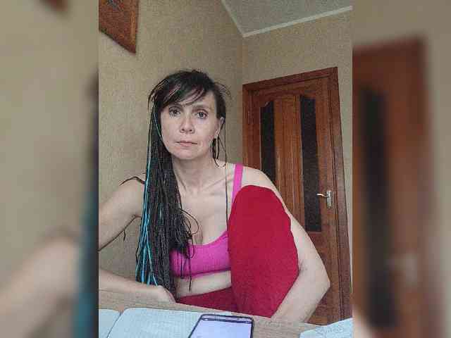 Hellenalonenochka webcam