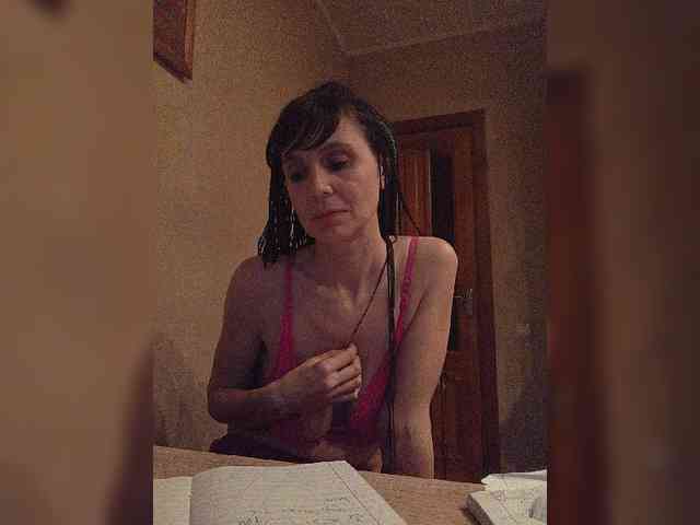 Hellenalonenochka webcam