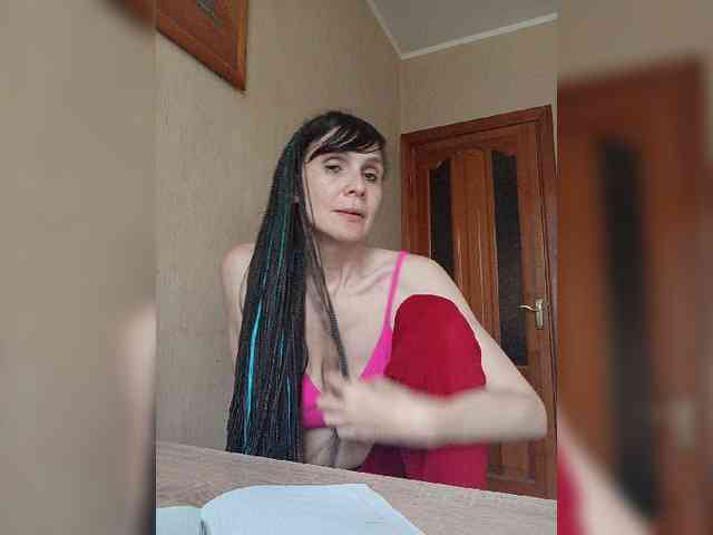 Hellenalonenochka webcam