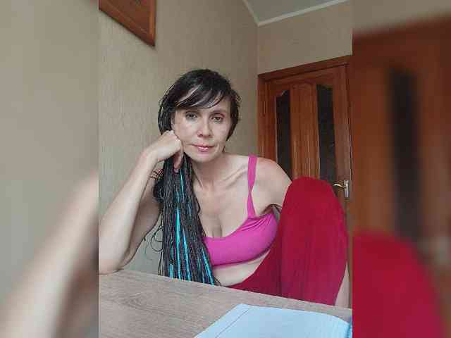 Hellenalonenochka webcam