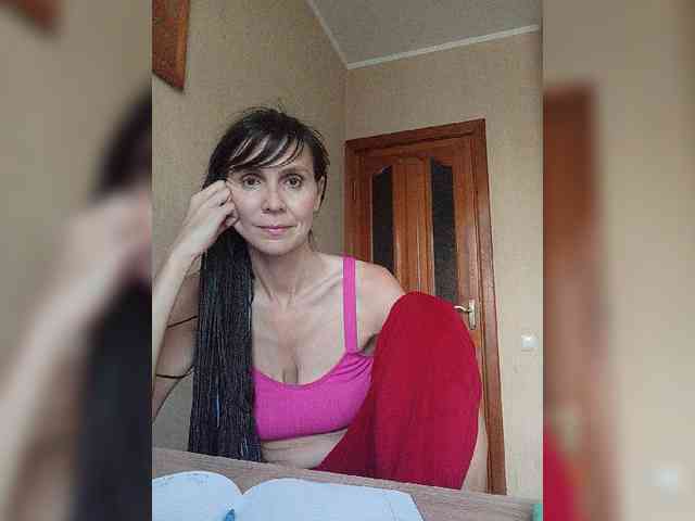 Hellenalonenochka webcam