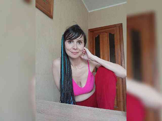 Hellenalonenochka webcam