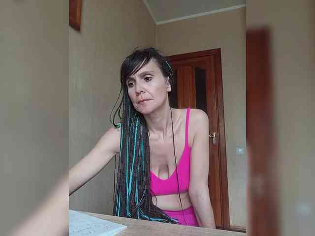 Hellenalonenochka webcam