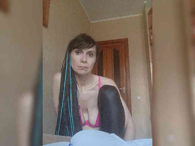 Hellenalonenochka webcam