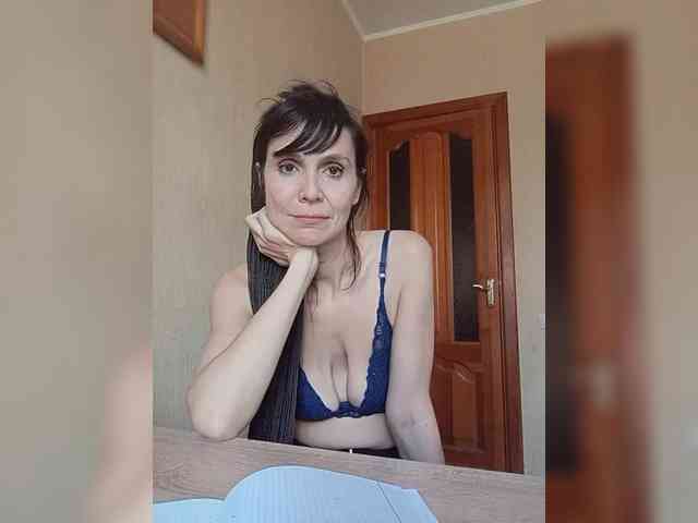 Hellenalonenochka webcam