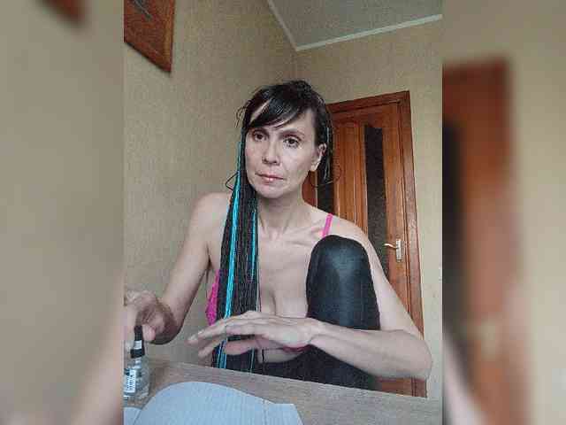 Hellenalonenochka webcam