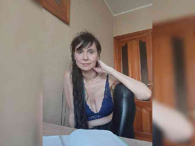 Hellenalonenochka webcam