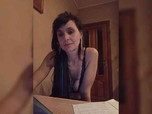 Hellenalonenochka webcam