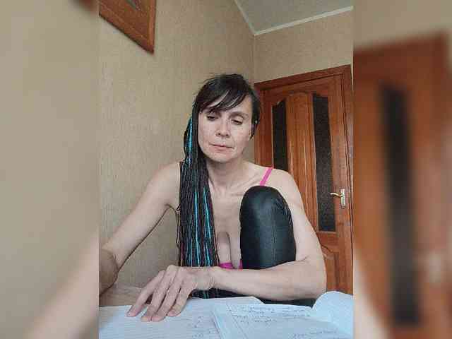 Hellenalonenochka webcam