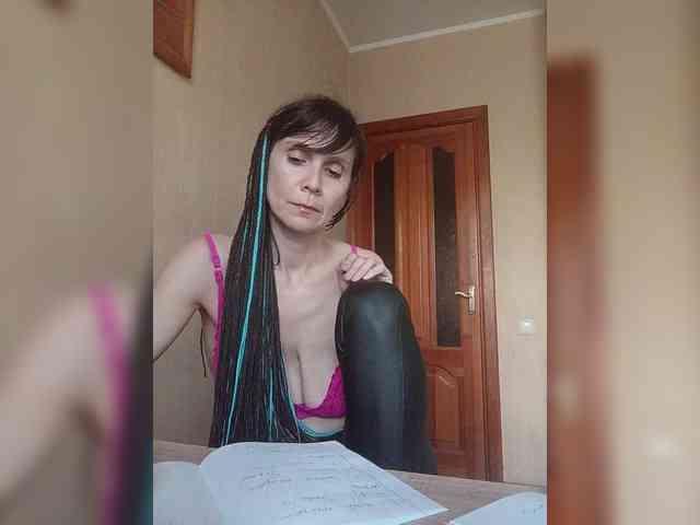 Hellenalonenochka webcam