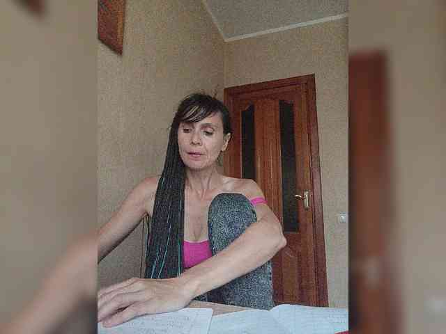 Hellenalonenochka webcam