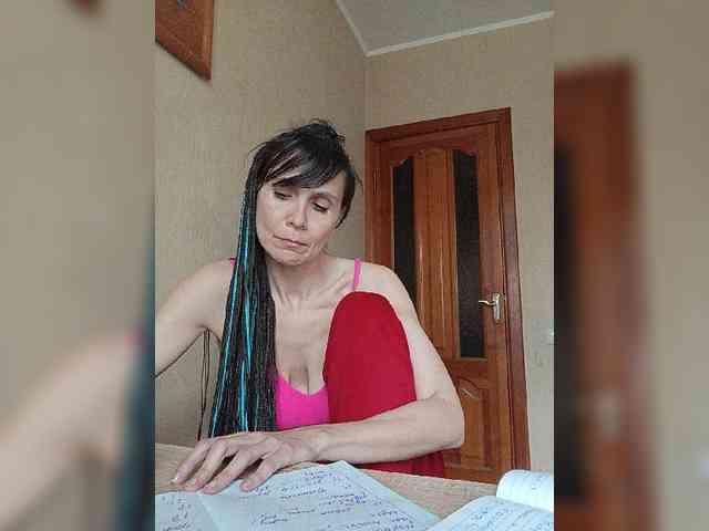 Hellenalonenochka webcam