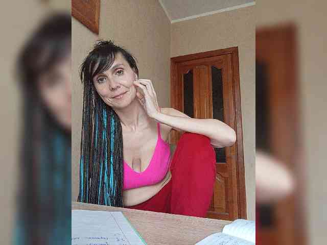 Hellenalonenochka webcam
