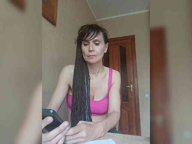 Hellenalonenochka webcam