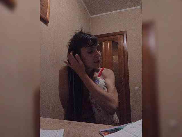 Hellenalonenochka webcam
