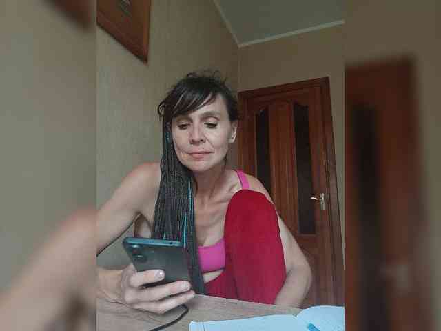 Hellenalonenochka webcam