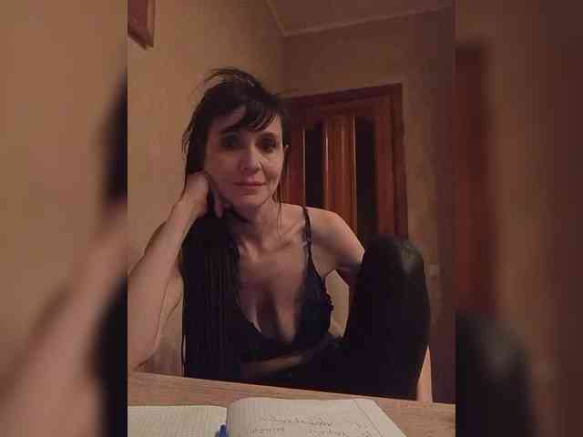 Hellenalonenochka webcam