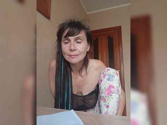 Hellenalonenochka webcam