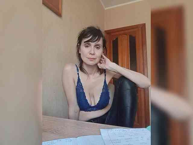 Hellenalonenochka webcam