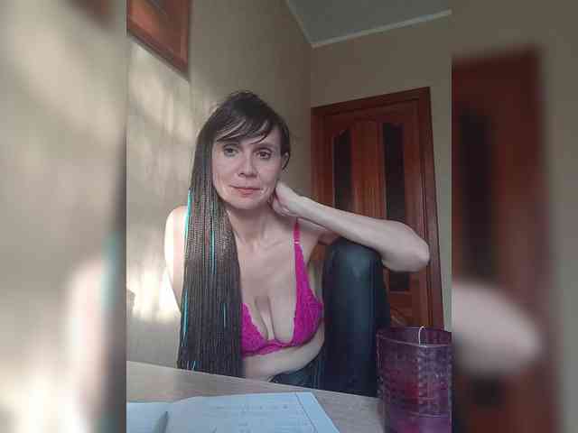 Hellenalonenochka webcam