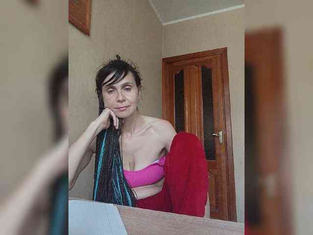 Hellenalonenochka webcam