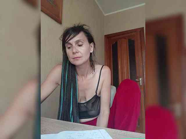 Hellenalonenochka webcam