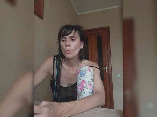 Hellenalonenochka webcam