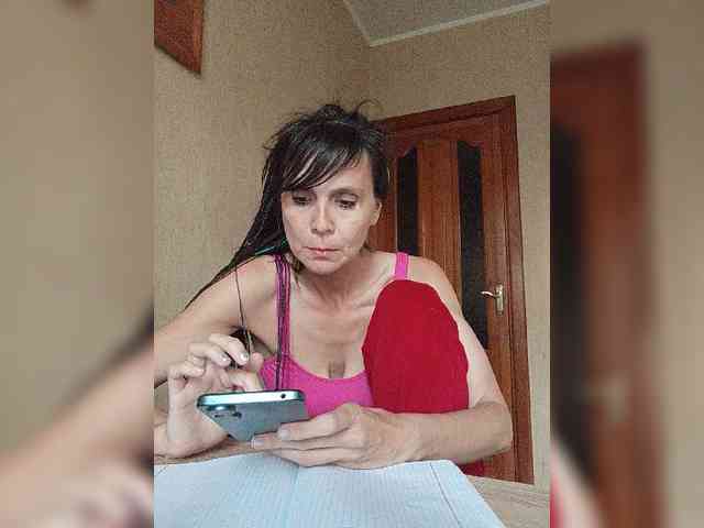 Hellenalonenochka webcam