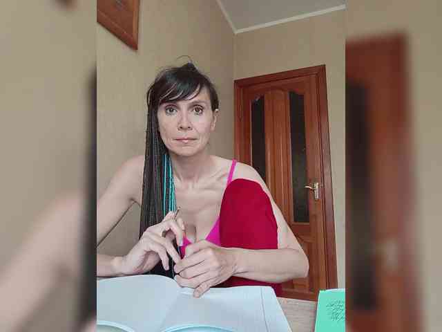 Hellenalonenochka webcam