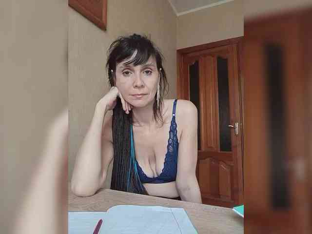 Hellenalonenochka webcam