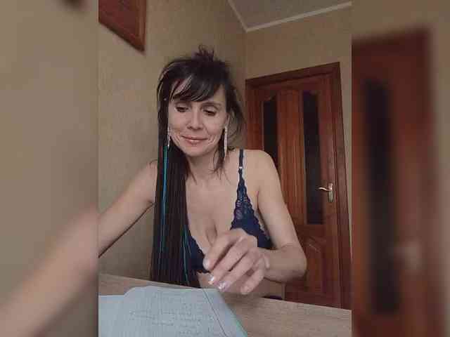 Hellenalonenochka webcam