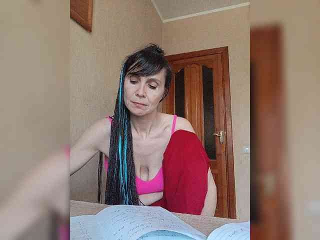 Hellenalonenochka webcam