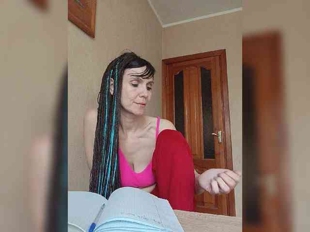 Hellenalonenochka webcam