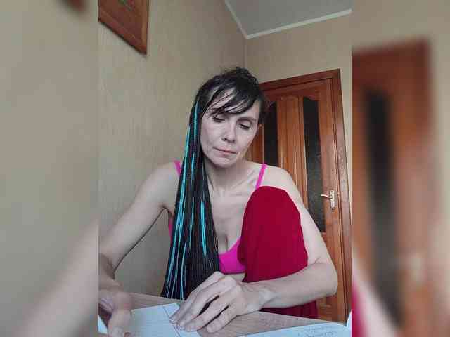Hellenalonenochka webcam