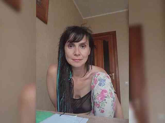 Hellenalonenochka webcam