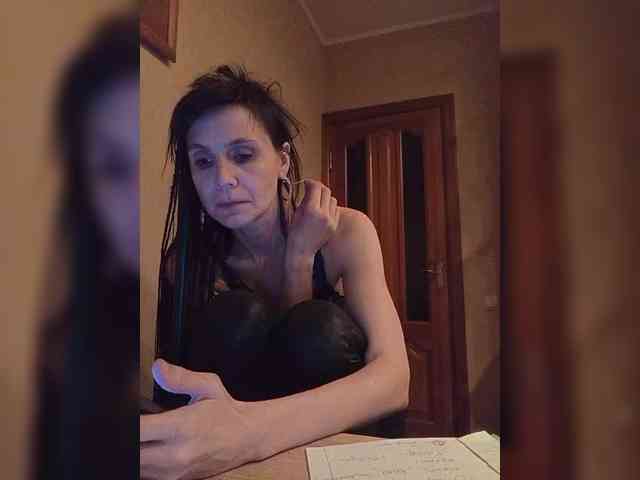 Hellenalonenochka webcam