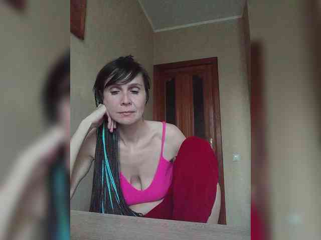 Hellenalonenochka webcam