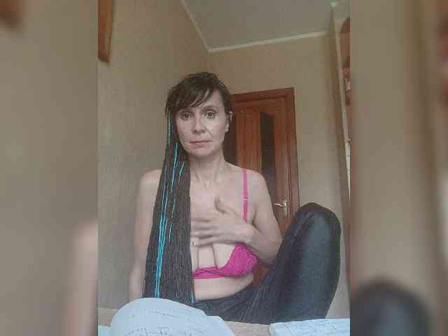 Hellenalonenochka webcam
